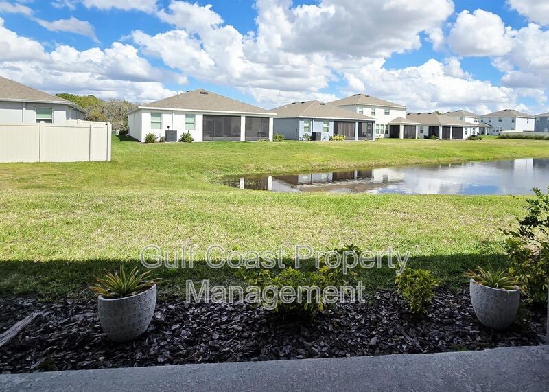 Spacious Annual Rental with Three Bedrooms, office and 2.5 Baths in the Gated Community of Coddington property image