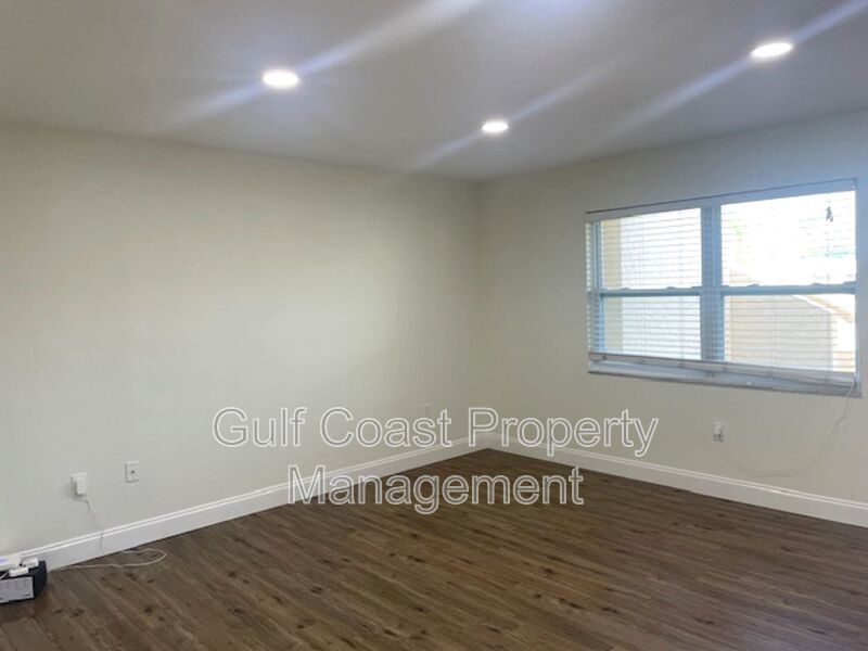 Modern Renovated Condo in Prime Sarasota Location property image