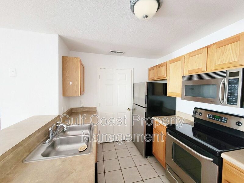 Charming One Bedroom, One Bath Condo in Gated Bay Pointe at Cortez property image