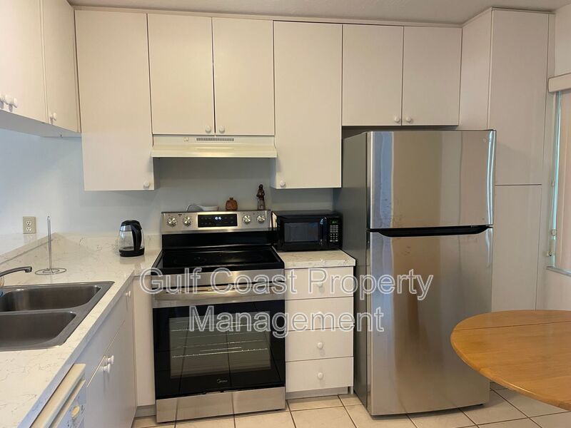 Boater's Dream! 2/2 on Whitaker Bayou with Boat Dock Included property image