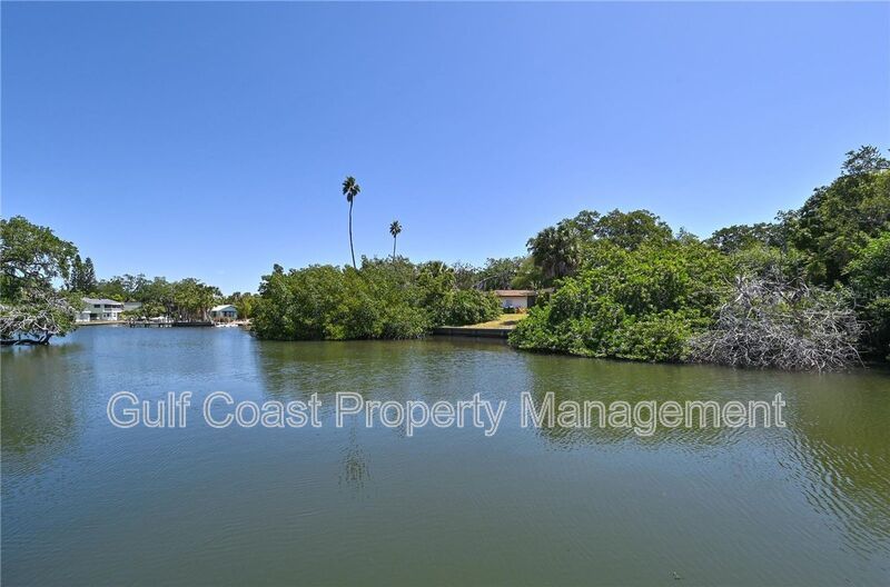Waterfront Condo Rental With Boat Dock Included property image