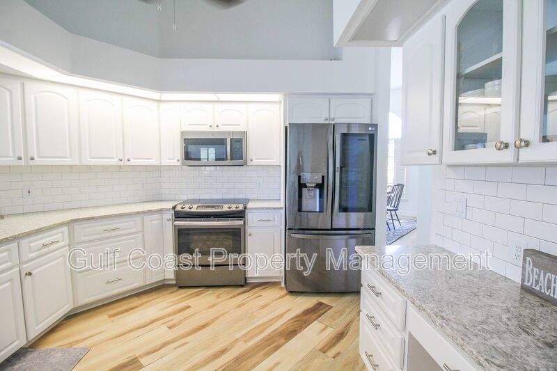 Waterfront Pool Home in Burnt Shore Isles property image