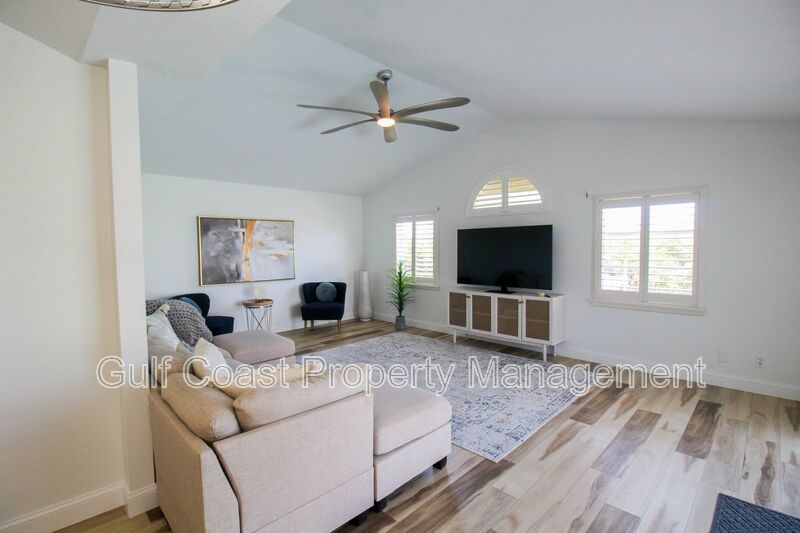 Waterfront Pool Home in Burnt Shore Isles property image