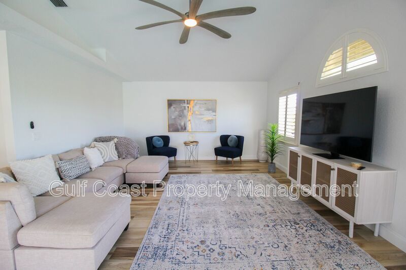 Waterfront Pool Home in Burnt Shore Isles property image