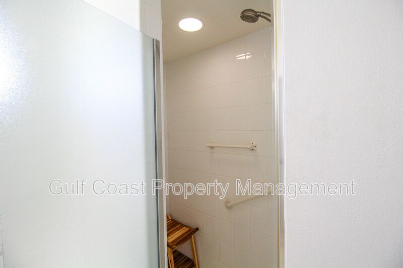 Waterfront Pool Home in Burnt Shore Isles property image