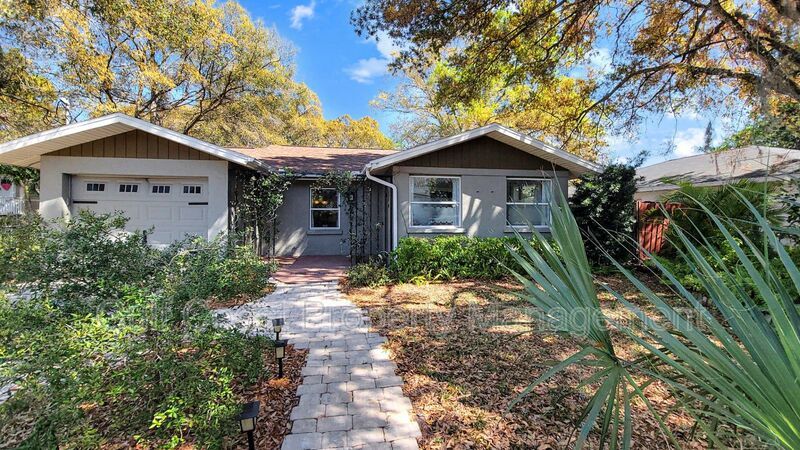 Annual Rental Home with Two Bedrooms, One Bath, Plus a One Car Garage property image