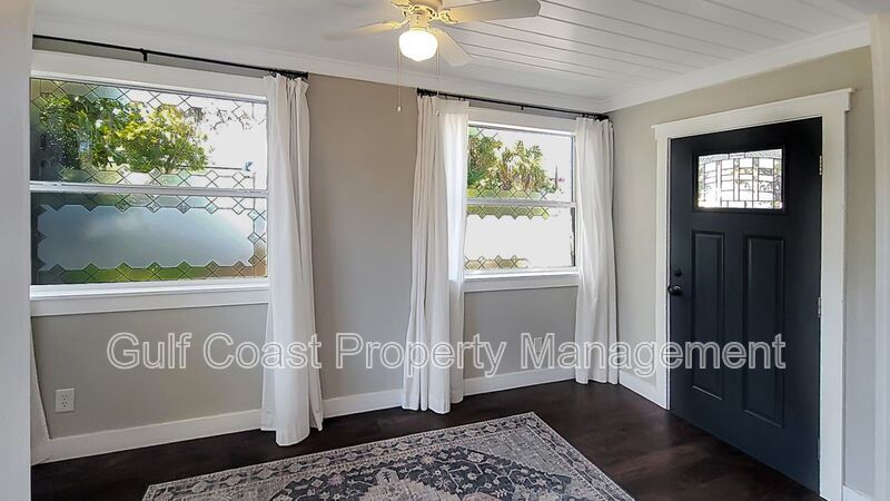 Annual Rental Home with Two Bedrooms, One Bath, Plus a One Car Garage property image