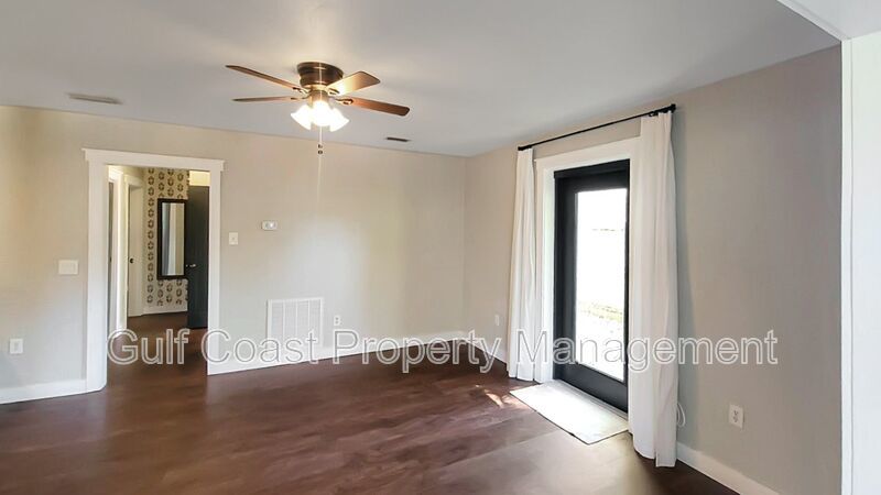 Annual Rental Home with Two Bedrooms, One Bath, Plus a One Car Garage property image