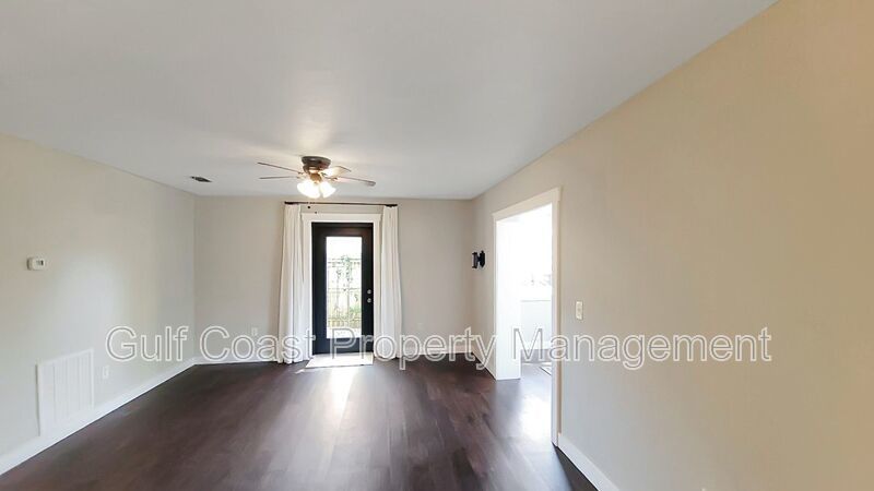 Annual Rental Home with Two Bedrooms, One Bath, Plus a One Car Garage property image