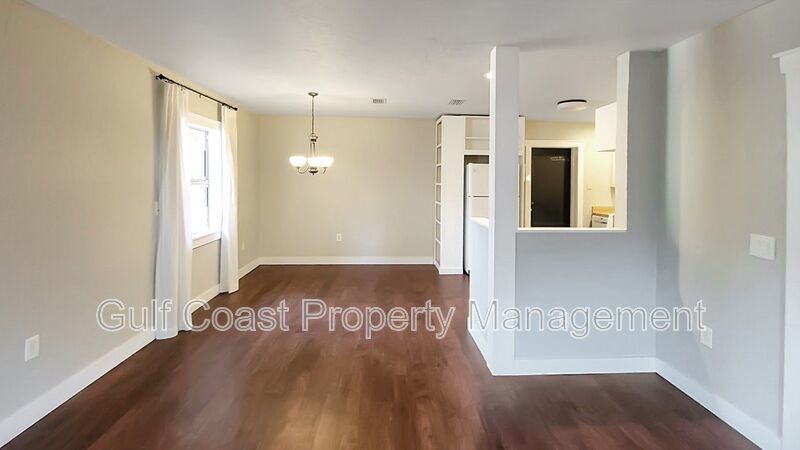 Annual Rental Home with Two Bedrooms, One Bath, Plus a One Car Garage property image