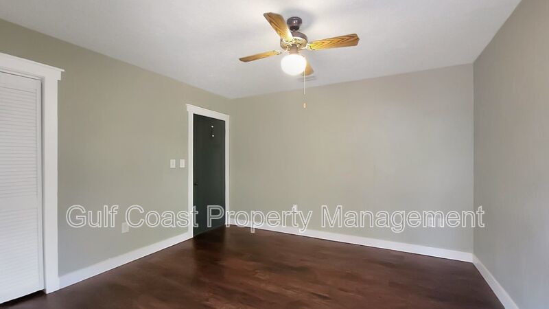 Annual Rental Home with Two Bedrooms, One Bath, Plus a One Car Garage property image