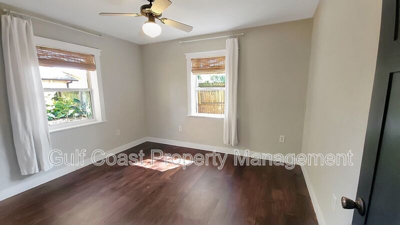 Annual Rental Home with Two Bedrooms, One Bath, Plus a One Car Garage property image