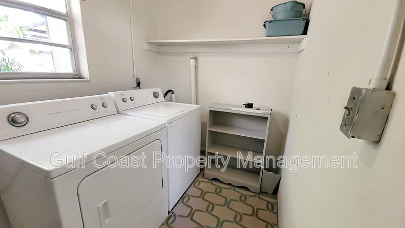 Annual Rental Home with Two Bedrooms, One Bath, Plus a One Car Garage property image