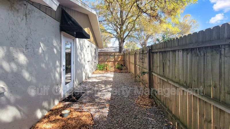 Annual Rental Home with Two Bedrooms, One Bath, Plus a One Car Garage property image