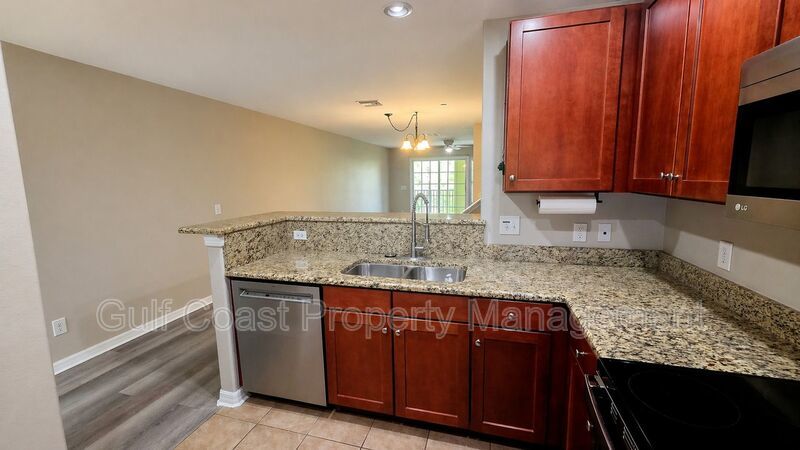 Annual 2Bed/2.5 Bath Gated Townhome with Preserve Views in Willowbrook property image