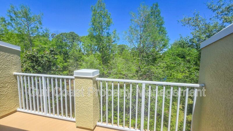 Annual 2Bed/2.5 Bath Gated Townhome with Preserve Views in Willowbrook property image