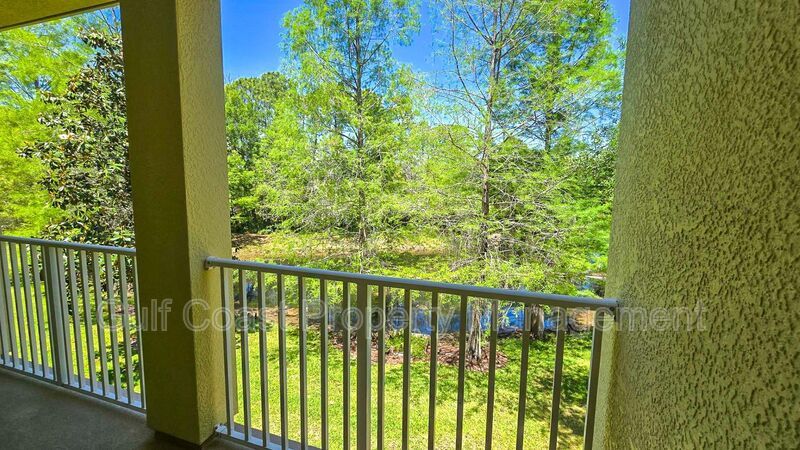 Annual 2Bed/2.5 Bath Gated Townhome with Preserve Views in Willowbrook property image