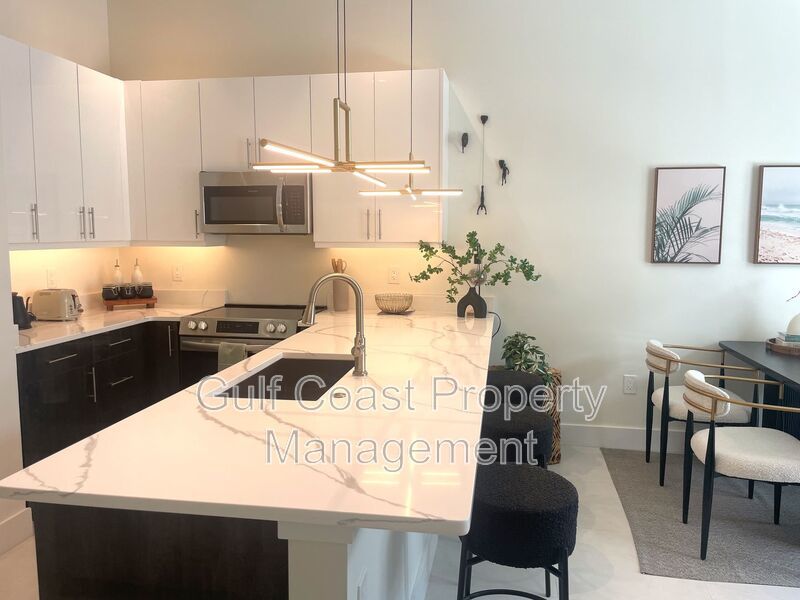 Modern Loft Living with Private Terrace in Downtown Sarasota’s Rosemary District property image