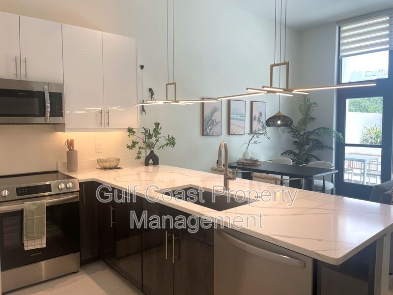 Modern Loft Living with Private Terrace in Downtown Sarasota’s Rosemary District property image