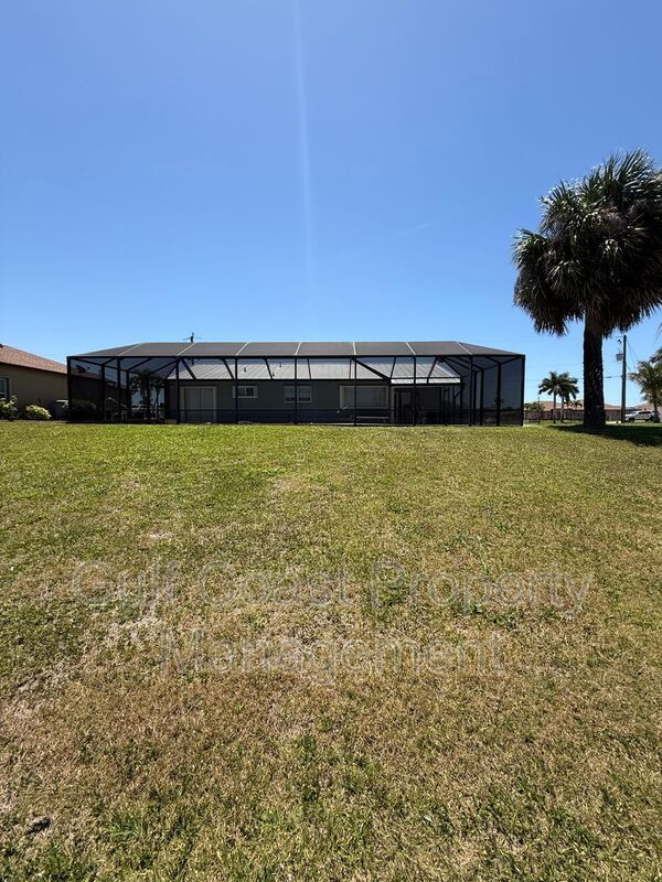 Waterfront Private Pool Home in Gulf Cove property image