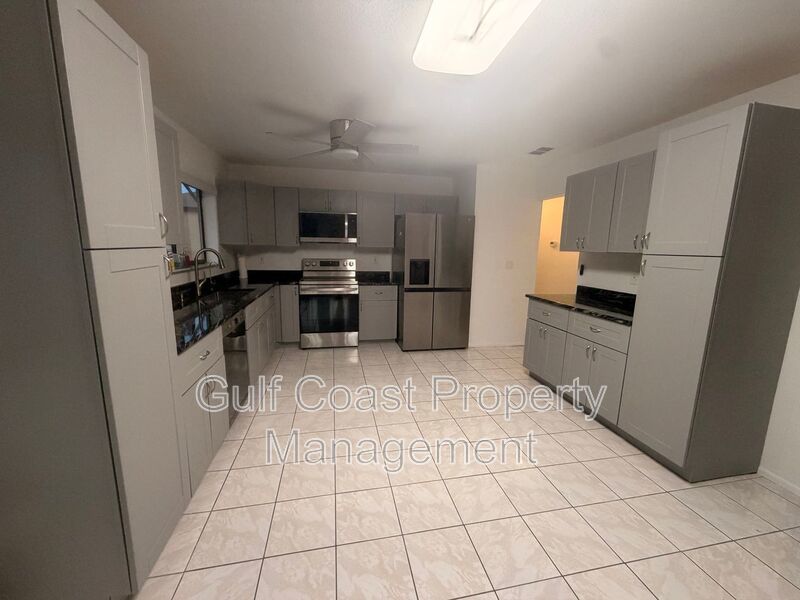 Waterfront Private Pool Home in Gulf Cove property image