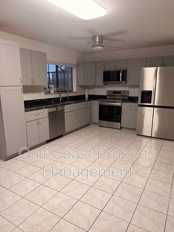 Waterfront Private Pool Home in Gulf Cove property image