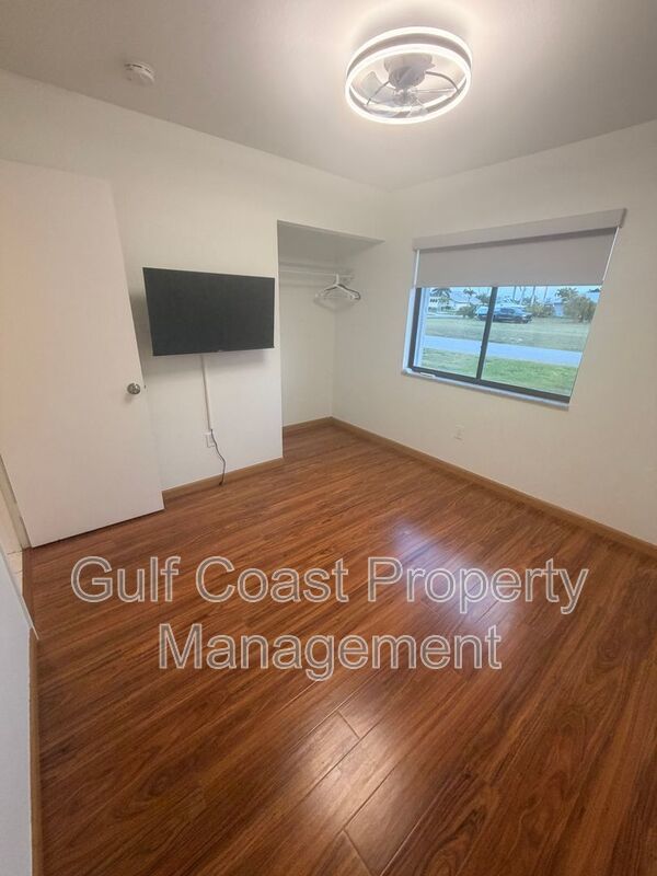 Waterfront Private Pool Home in Gulf Cove property image