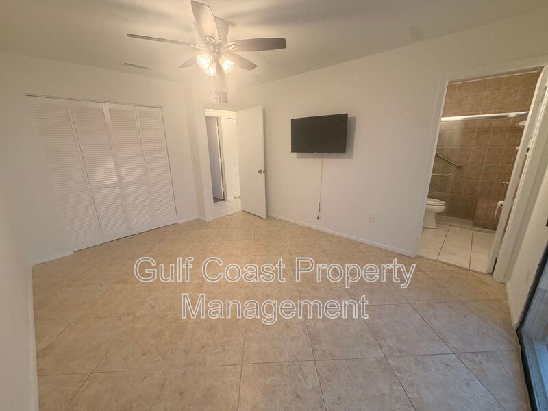 Waterfront Private Pool Home in Gulf Cove property image