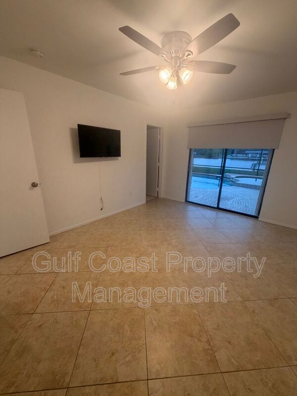 Waterfront Private Pool Home in Gulf Cove property image
