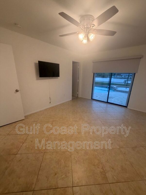 Waterfront Private Pool Home in Gulf Cove property image