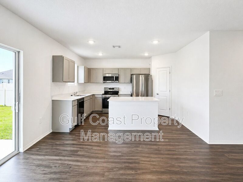 Annual Rental | Spacious 5 Bed, 3 Bath with Loft & Fenced Backyard in Broadleaf – Parrish Living at Its Finest property image