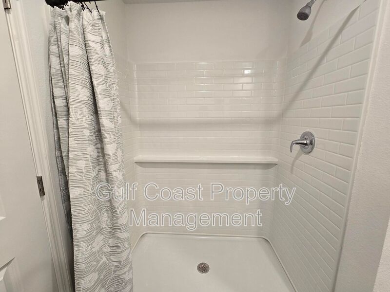 Annual Rental | Spacious 5 Bed, 3 Bath with Loft & Fenced Backyard in Broadleaf – Parrish Living at Its Finest property image