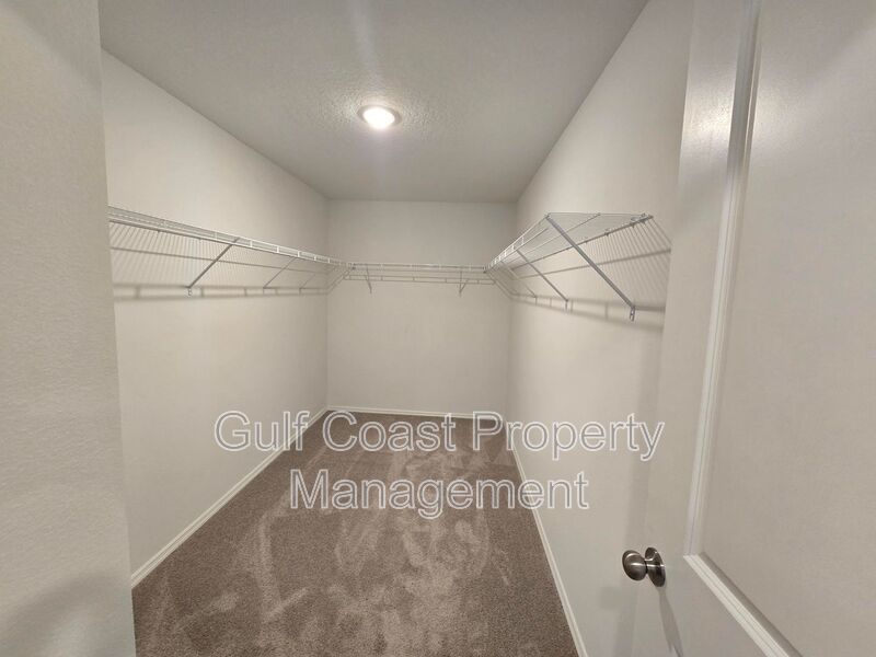 Annual Rental | Spacious 5 Bed, 3 Bath with Loft & Fenced Backyard in Broadleaf – Parrish Living at Its Finest property image