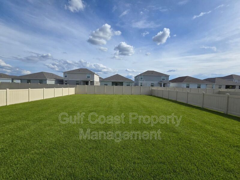 Annual Rental | Spacious 5 Bed, 3 Bath with Loft & Fenced Backyard in Broadleaf – Parrish Living at Its Finest property image