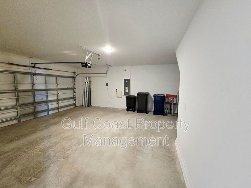 Annual Rental | Spacious 5 Bed, 3 Bath with Loft & Fenced Backyard in Broadleaf – Parrish Living at Its Finest property image