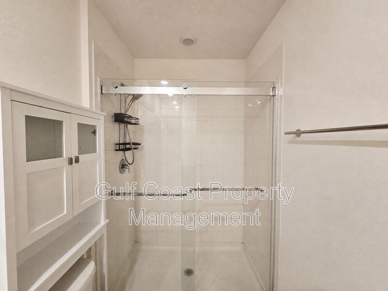 Gated 3 Bedroom, 2.5 Bath Townhome in Woodleaf Hammock | Stylish Living with Resort-Style Amenities property image