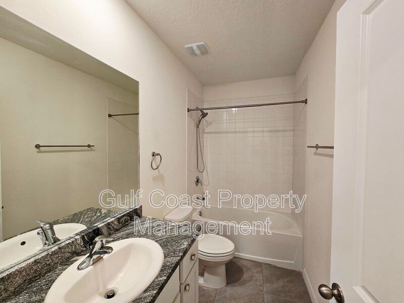 Gated 3 Bedroom, 2.5 Bath Townhome in Woodleaf Hammock | Stylish Living with Resort-Style Amenities property image