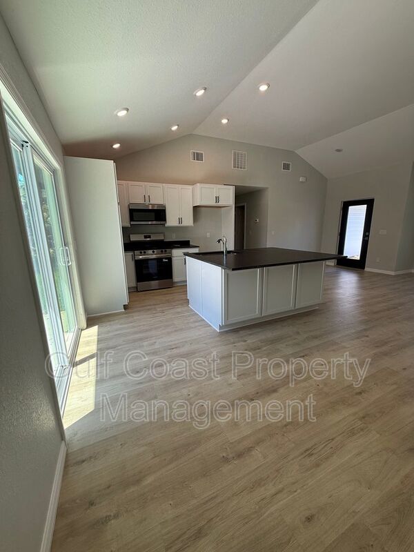 5080 S Chamberlin Blvd property image