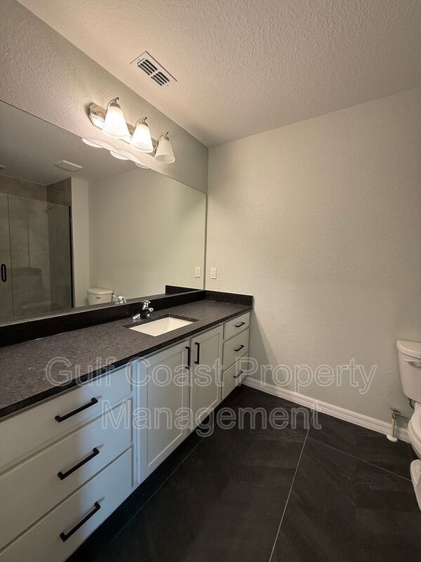 5080 S Chamberlin Blvd property image