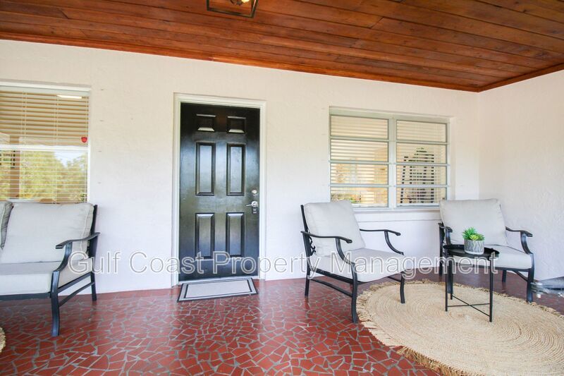 West of Trail Mid-Century Gem with New Designer Kitchen & Oversized Corner Lot property image