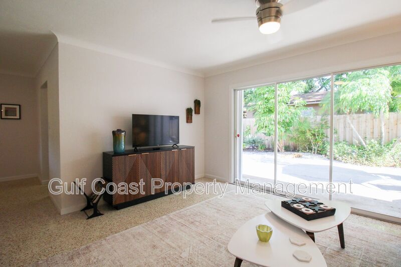 West of Trail Mid-Century Gem with New Designer Kitchen & Oversized Corner Lot property image