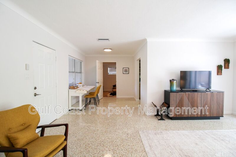 West of Trail Mid-Century Gem with New Designer Kitchen & Oversized Corner Lot property image