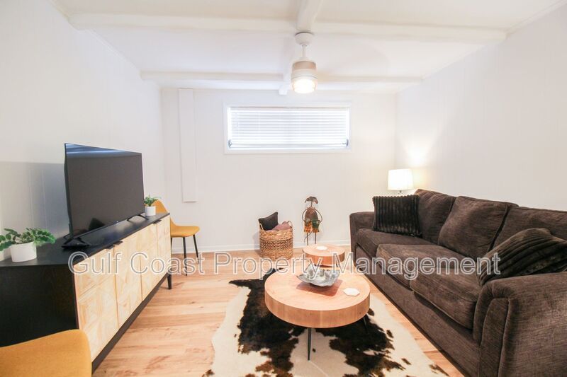 West of Trail Mid-Century Gem with New Designer Kitchen & Oversized Corner Lot property image