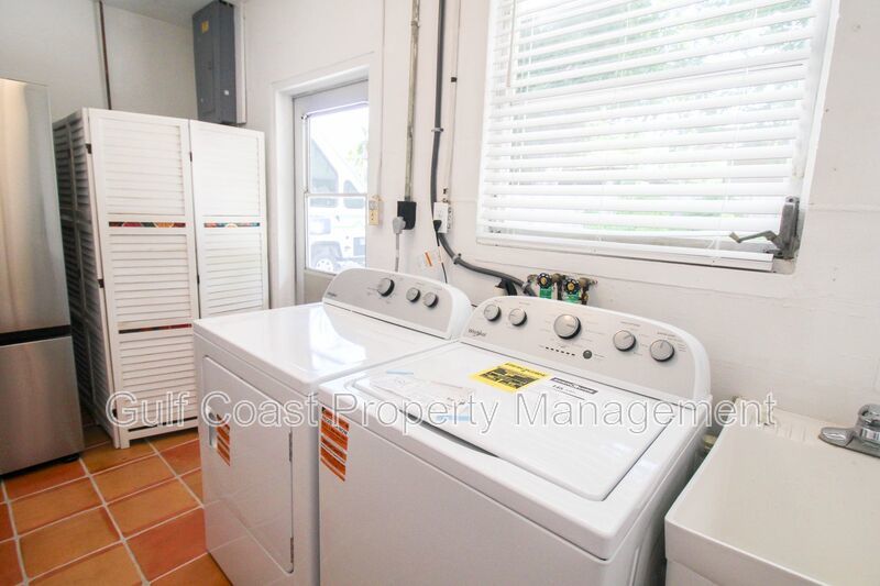 West of Trail Mid-Century Gem with New Designer Kitchen & Oversized Corner Lot property image