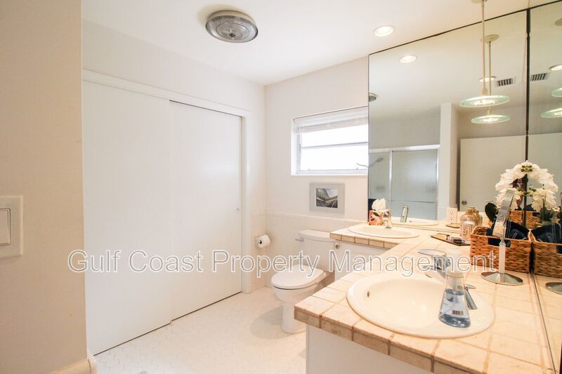 West of Trail Mid-Century Gem with New Designer Kitchen & Oversized Corner Lot property image