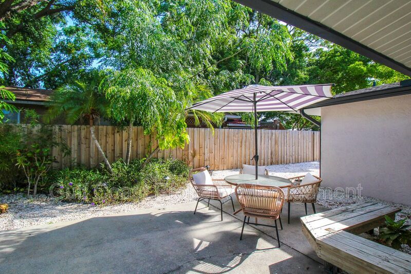 West of Trail Mid-Century Gem with New Designer Kitchen & Oversized Corner Lot property image