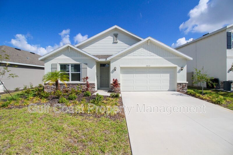 Annual Lakeview Retreat in Gated Solera – 4BR Home with Fenced Yard & Lake View property image