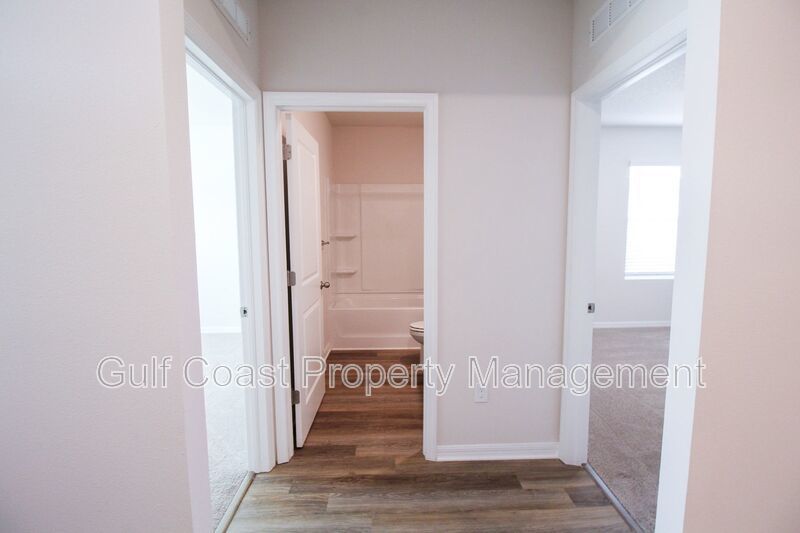 Annual Lakeview Retreat in Gated Solera – 4BR Home with Fenced Yard & Lake View property image