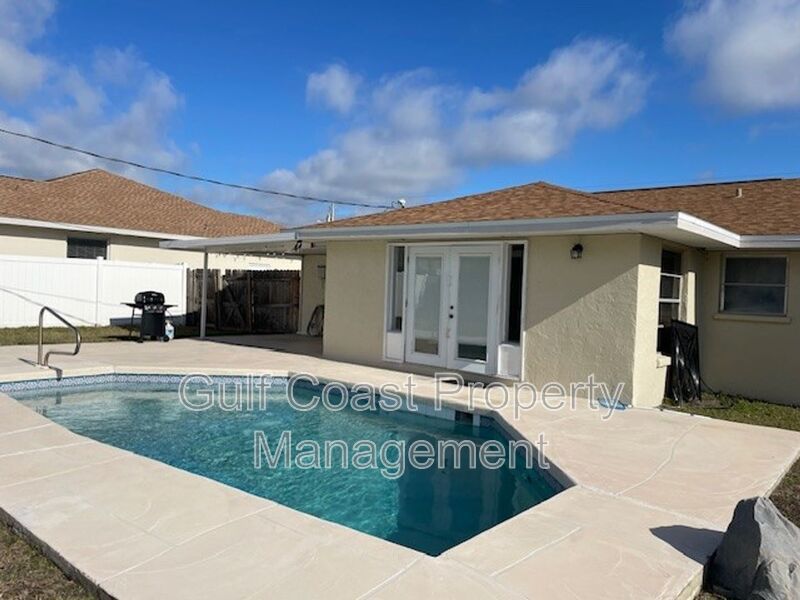 2250 Sandlewood Drive Venice, FL 34293 Gulf Coast Property Management