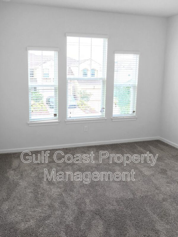 Annual Three Bedroom, 2.5 Bath, with a Garage Townhome, Located in the Community of Harmony property image